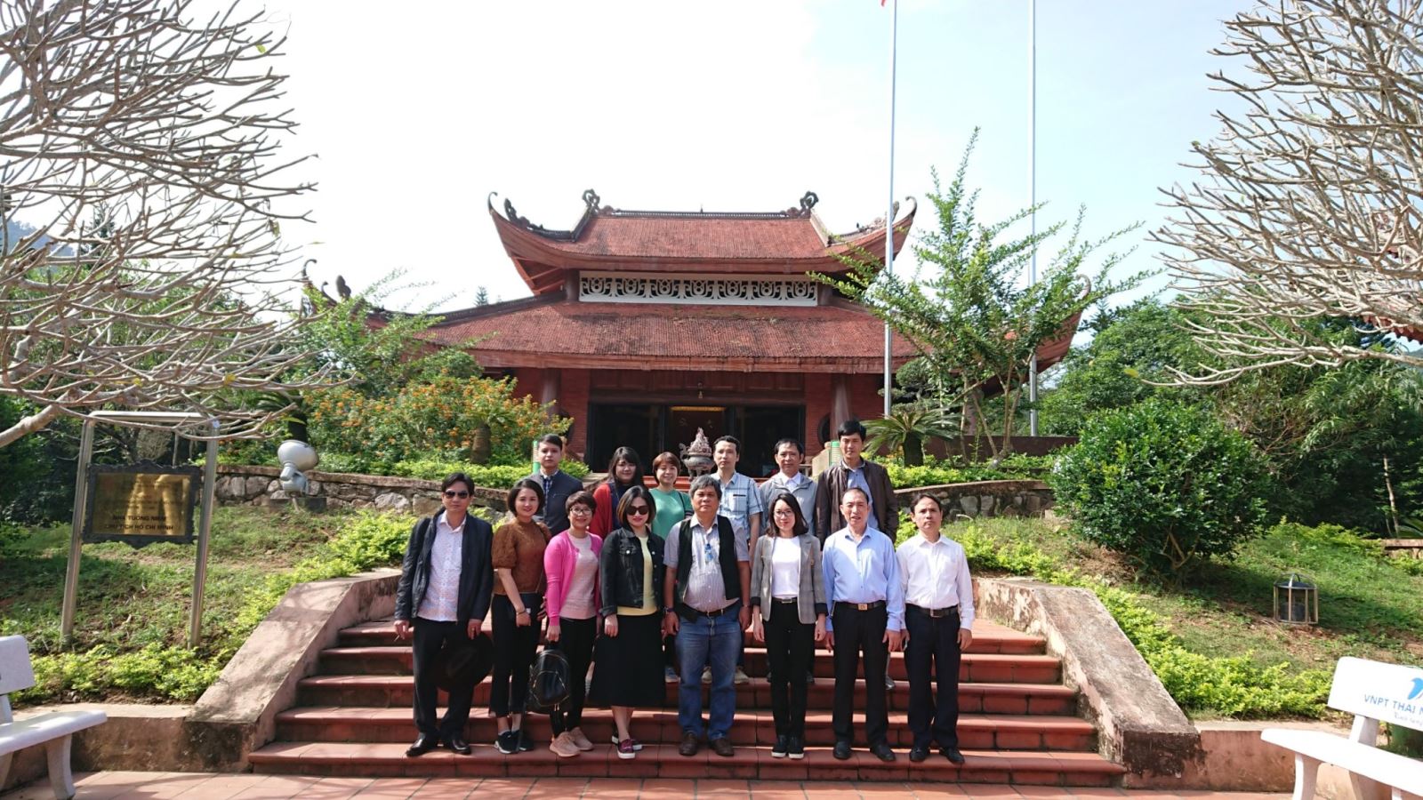 Chi bộ Phòng ban II tổ chức buổi sinh hoạt chuyên đề:” Xây dựng ý thức tôn trọng nhân dân, phát huy dân chủ, chăm lo đời sống nhân dân theo tư tưởng, đạo đức, phong cách Hồ Chí Minh”